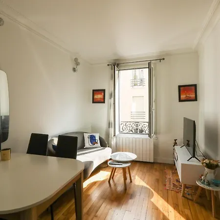 For 2 In The 14th District * Paris